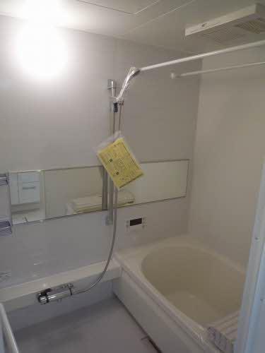 バス・シャワールーム　追焚機能・浴室乾燥機付のバスルーム♪