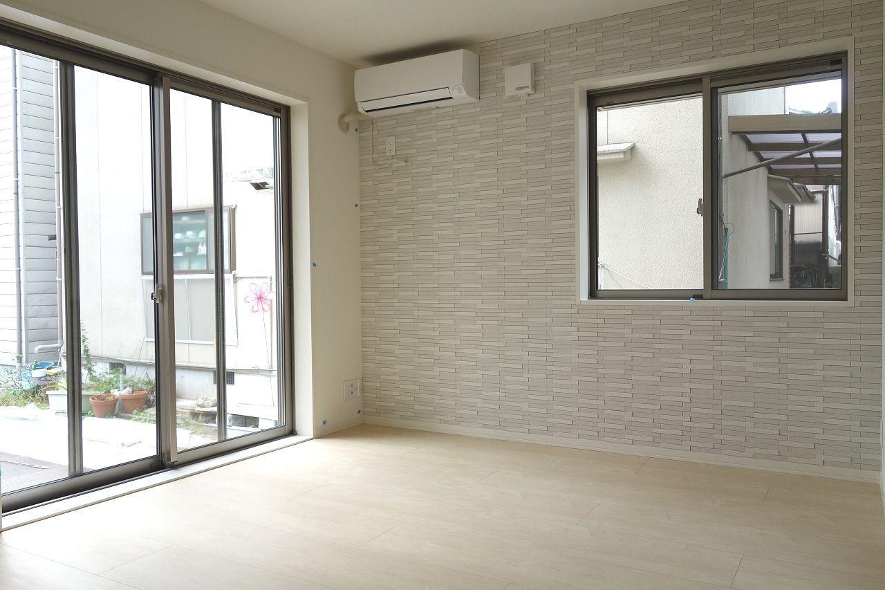 居室・リビング　2面採光で明るいゆったりとしたLDK10.3帖♪