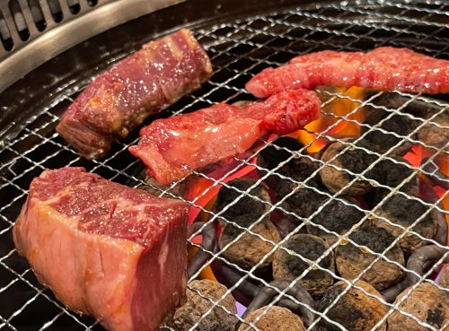 飲食店　焼肉家かず 府中店（飲食店）まで77m