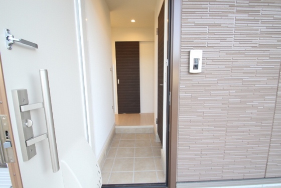 玄関　※別部屋の写真です