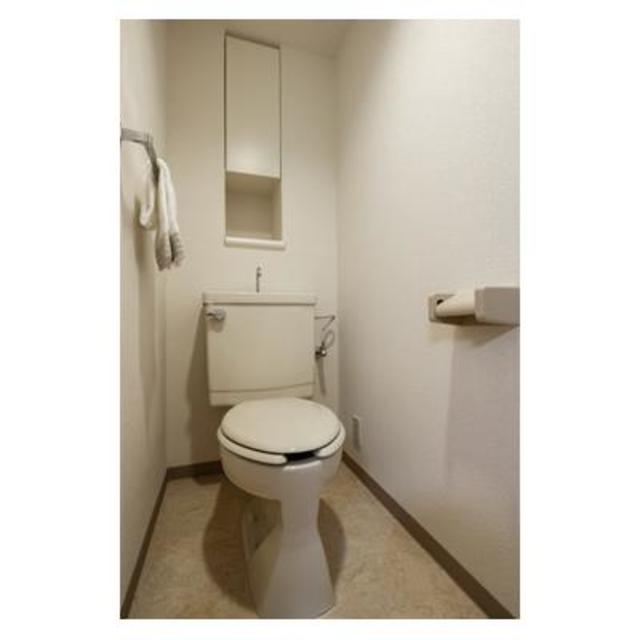 トイレ　※写真は同タイプ住戸です。