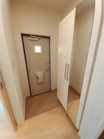 玄関　落ち着いた玄関です