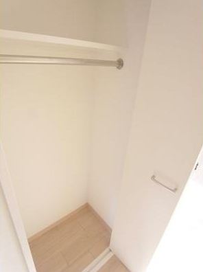 収納　ハンガーポール付のクローゼット