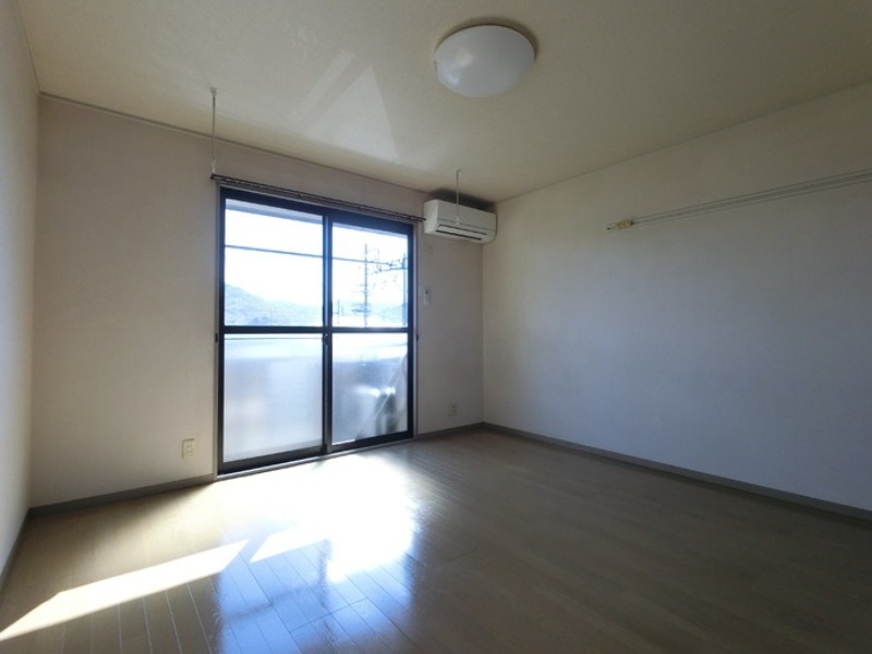 居室・リビング　図面と現状に相違がある場合には現状を優先