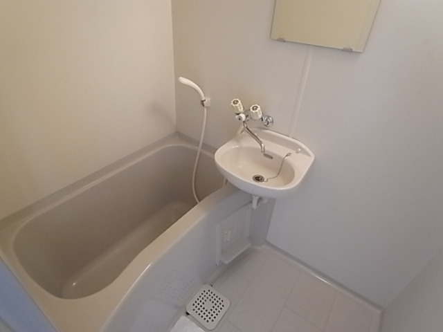 バス・シャワールーム　バスルーム