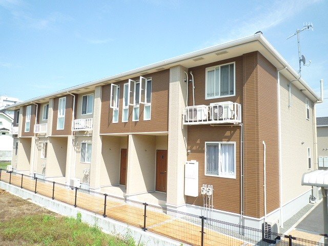 建物外観　落ち着いた雰囲気の外観です