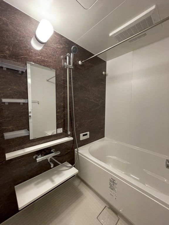 バス・シャワールーム