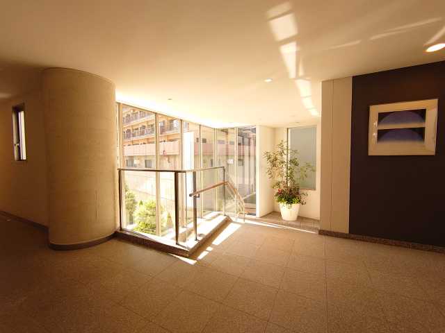 ロビー　クラッサ目黒