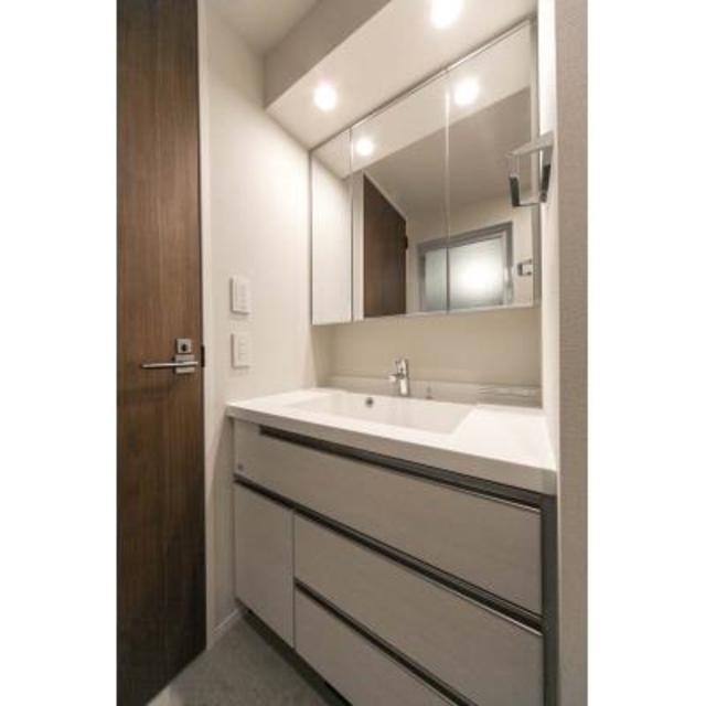 洗面設備　※写真は同タイプ住戸です。