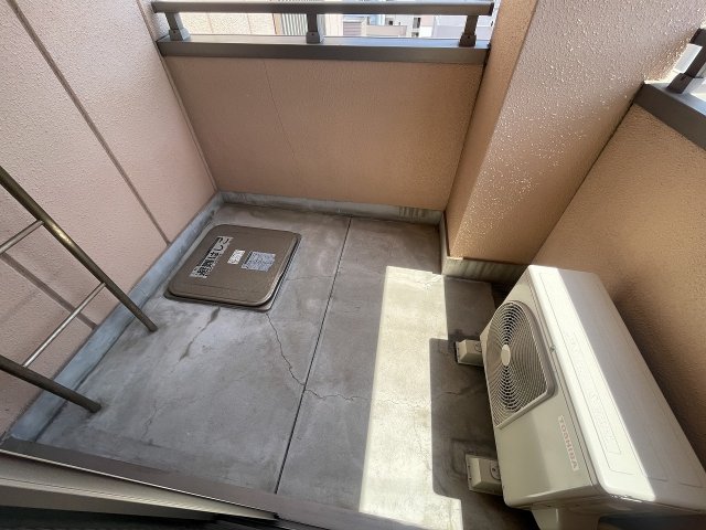 バルコニー　外からの目が気にならないバルコニーで洗濯物が干せます