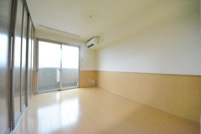 居室・リビング　☆明るいリビング☆