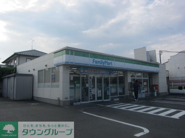 コンビニ　ファミリーマート宮沢町一丁目店（コンビニ）まで300m