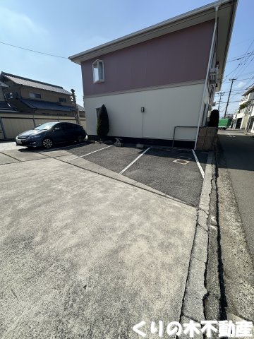 駐車場　車をお持ちの方に嬉しい駐車場付きの物件です