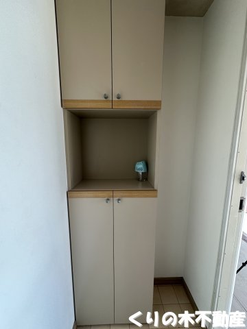 玄関　収納もある玄関です