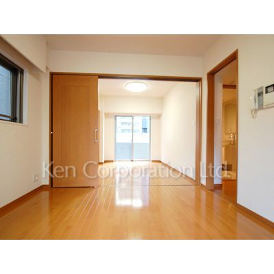 居室・リビング　同タイプ2階のお部屋を撮影。仕様が異なることがあります。