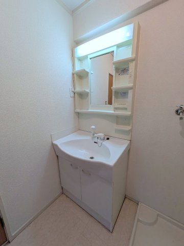 洗面設備　使いやすい洗面所です