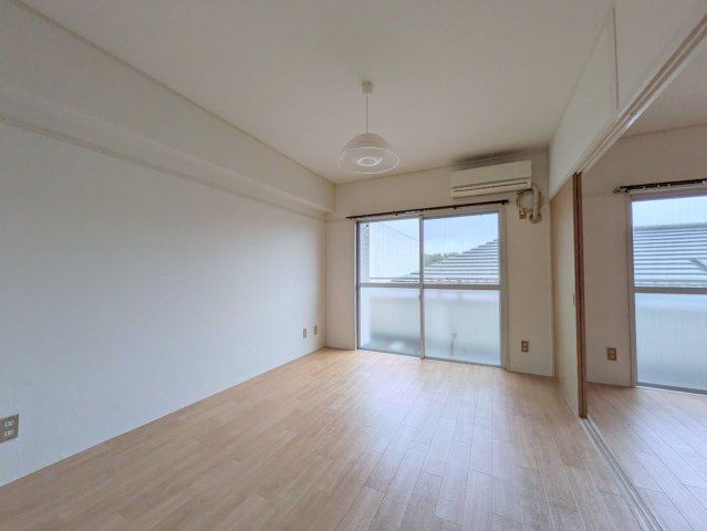 居室・リビング　ゆったりとした居間です