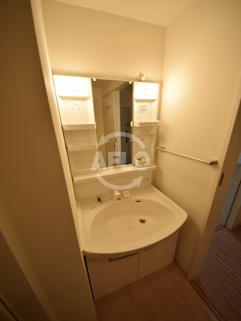 洗面設備　パレ阪栄橋　シャンプードレッサー