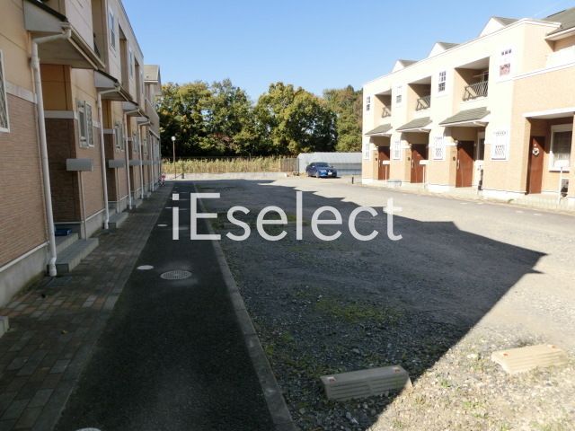 駐車場　敷地内に駐車場あり♪