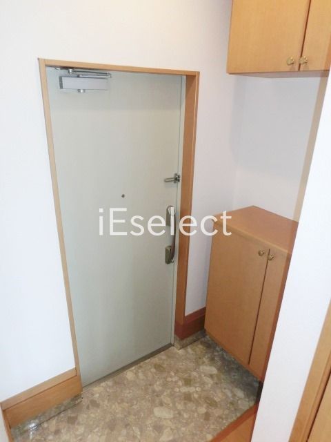 玄関　シューズＢＯＸ付の玄関。