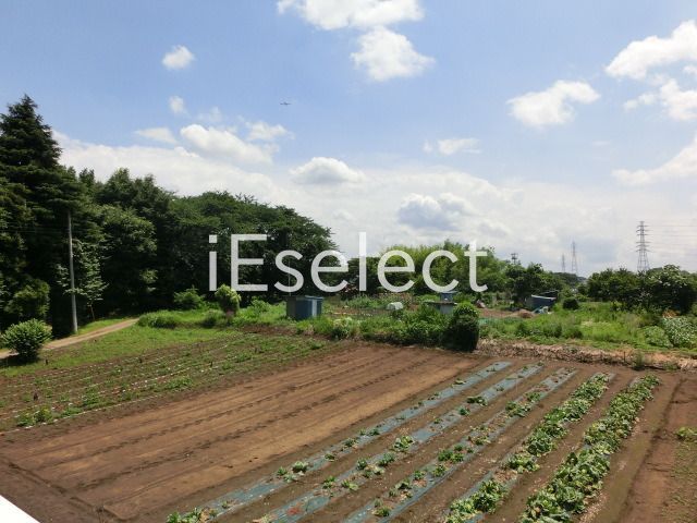 眺望　２階からの景色です。前面は畑で遮るものがないですよ。