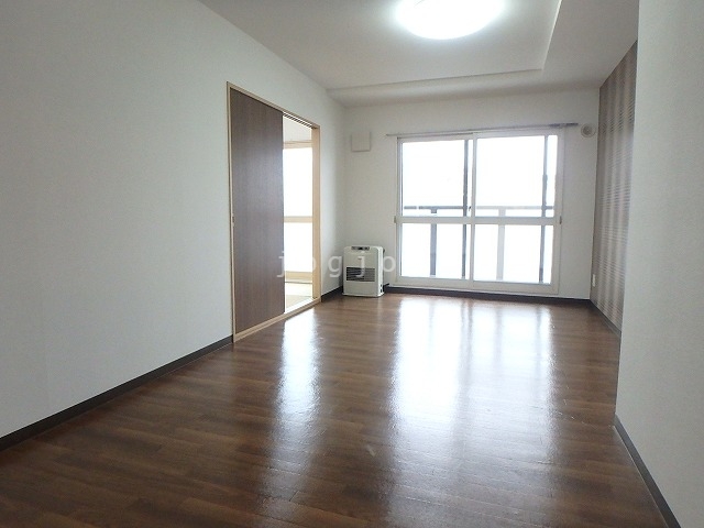 居室・リビング　南向き。日当たり抜群リビング。