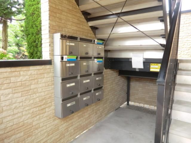 エントランス　メールボックスあり