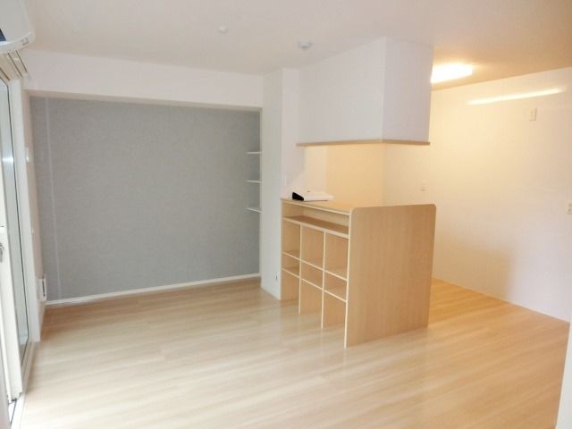 居室・リビング　アクセントクロスがオシャレですね！