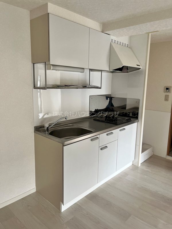 キッチン　※別部屋参考写真となります