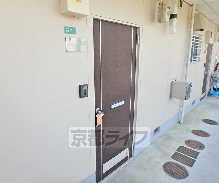 その他設備　玄関のドアです