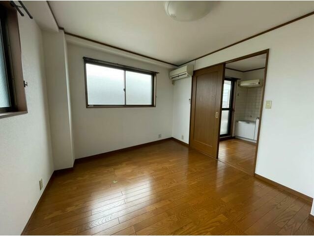 居室・リビング　使いやすい形の為、レイアウトを楽しめます♪