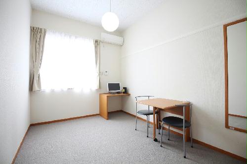 その他部屋・スペース　天井が高く、開放的な空間です♪