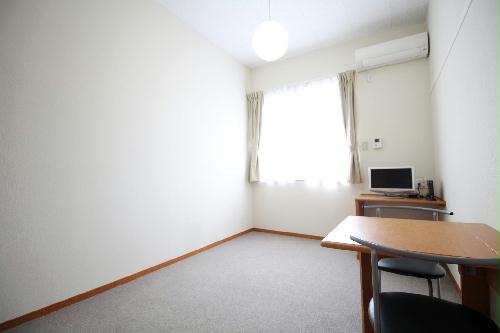 居室・リビング　採光面は南向き！日当たりも良いですよ♪