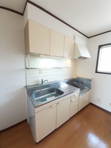 キッチン　コンパクトなキッチンで掃除もラクラク