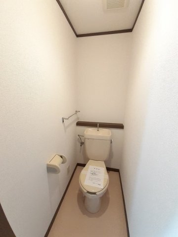 トイレ　落ち着いたトイレです