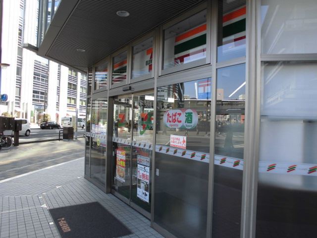 コンビニ　セブンイレブン（コンビニ）まで500m