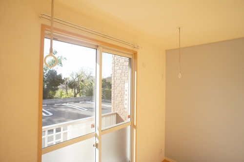 その他設備　洗濯物の室内干しに役立つホスクリーン♪