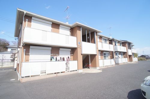 建物外観　敷地内駐車場２台付き♪