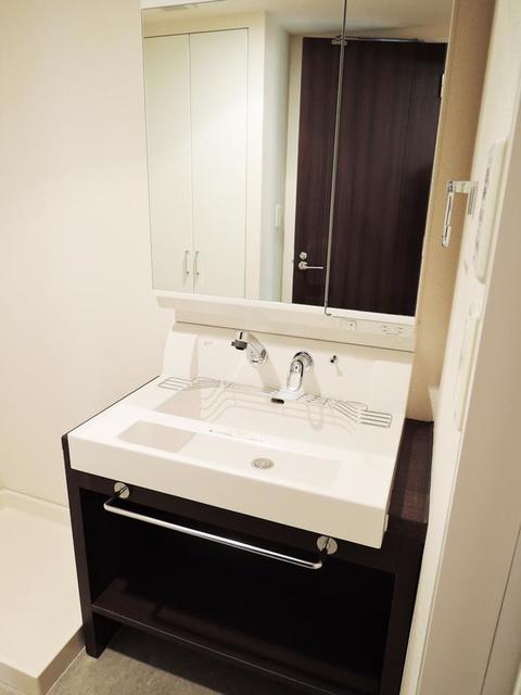 洗面設備　※写真は同タイプ住戸です。