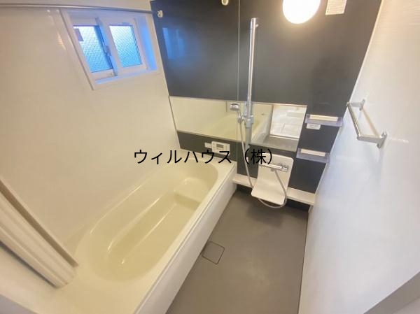バス・シャワールーム　一坪浴槽！追い焚き機能！