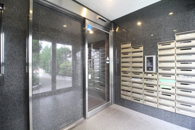 エントランス　建物の内部です