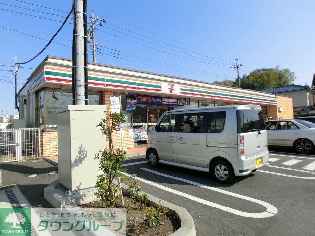 コンビニ　セブンイレブン（コンビニ）まで770m