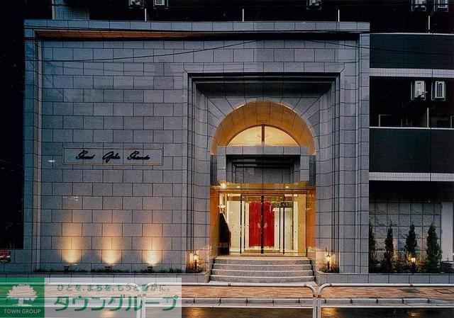 エントランス　スタイリッシュな分譲仕様の外観