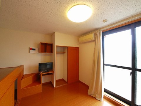 居室・リビング　広々とした洋室です