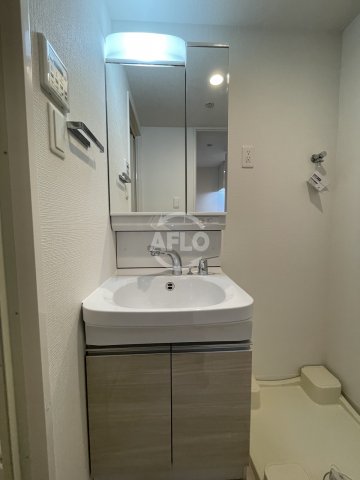 洗面設備　アドバンス西梅田ビオス　独立洗面台