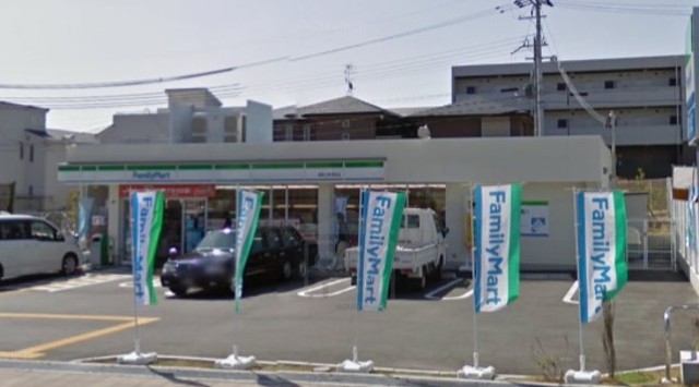 コンビニ　ファミリーマート　箕面小野原西（コンビニ）まで494m