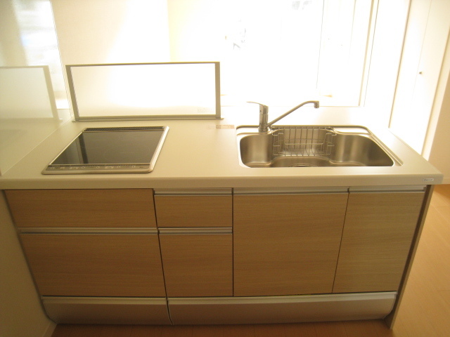 キッチン　対面式のシステムキッチン