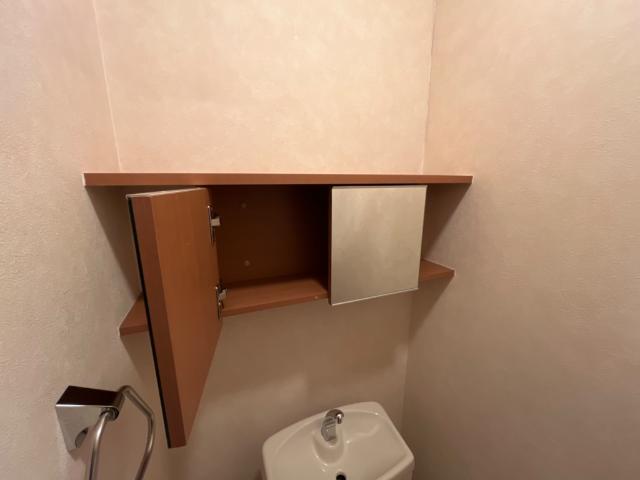 トイレ　トイレ棚