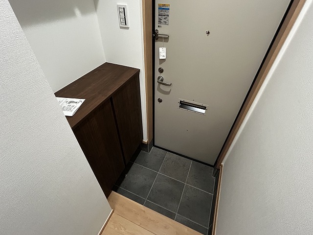 玄関　シューズボックス、収納棚付　玄関