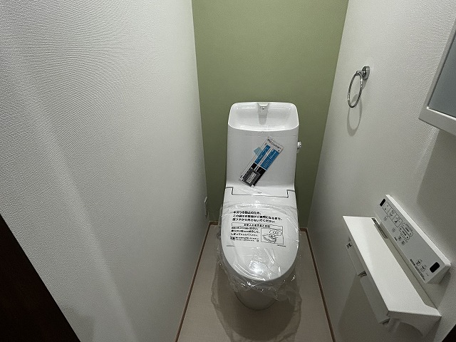 トイレ　温水洗浄便座付　WC